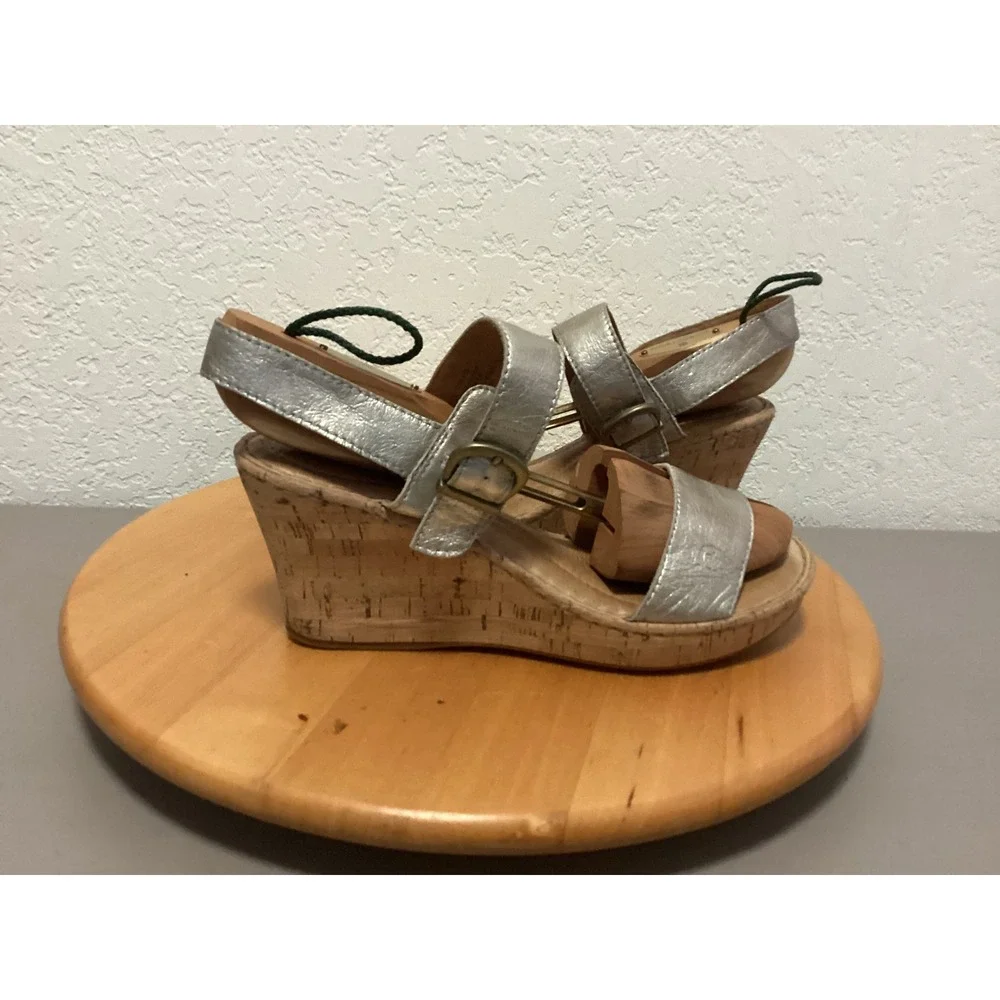 Born Wedge Sandals Womens 9 Silver Metallic Leather Cork Platform F46330